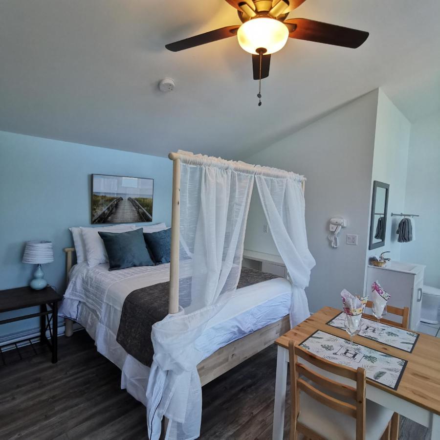 Knotty Pine Ocean Front Suite - Adults Only Ingonish Extérieur photo