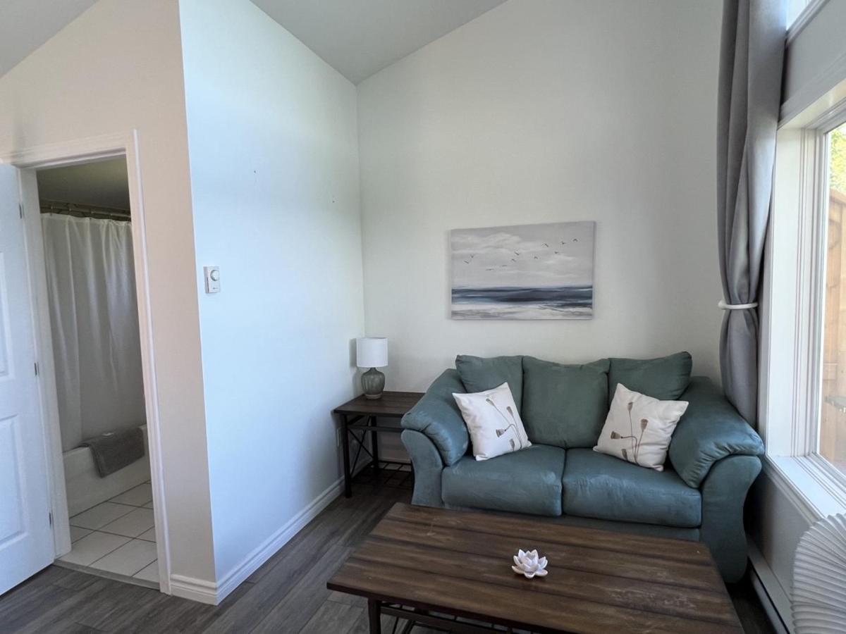 Knotty Pine Ocean Front Suite - Adults Only Ingonish Extérieur photo